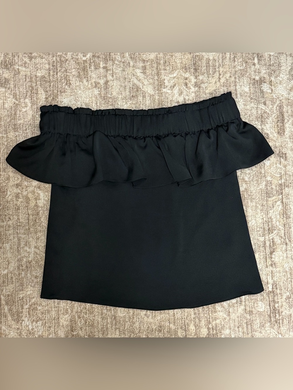 NWOT Express Black Ruffle Off The Shoulder Top Size Small 🖤